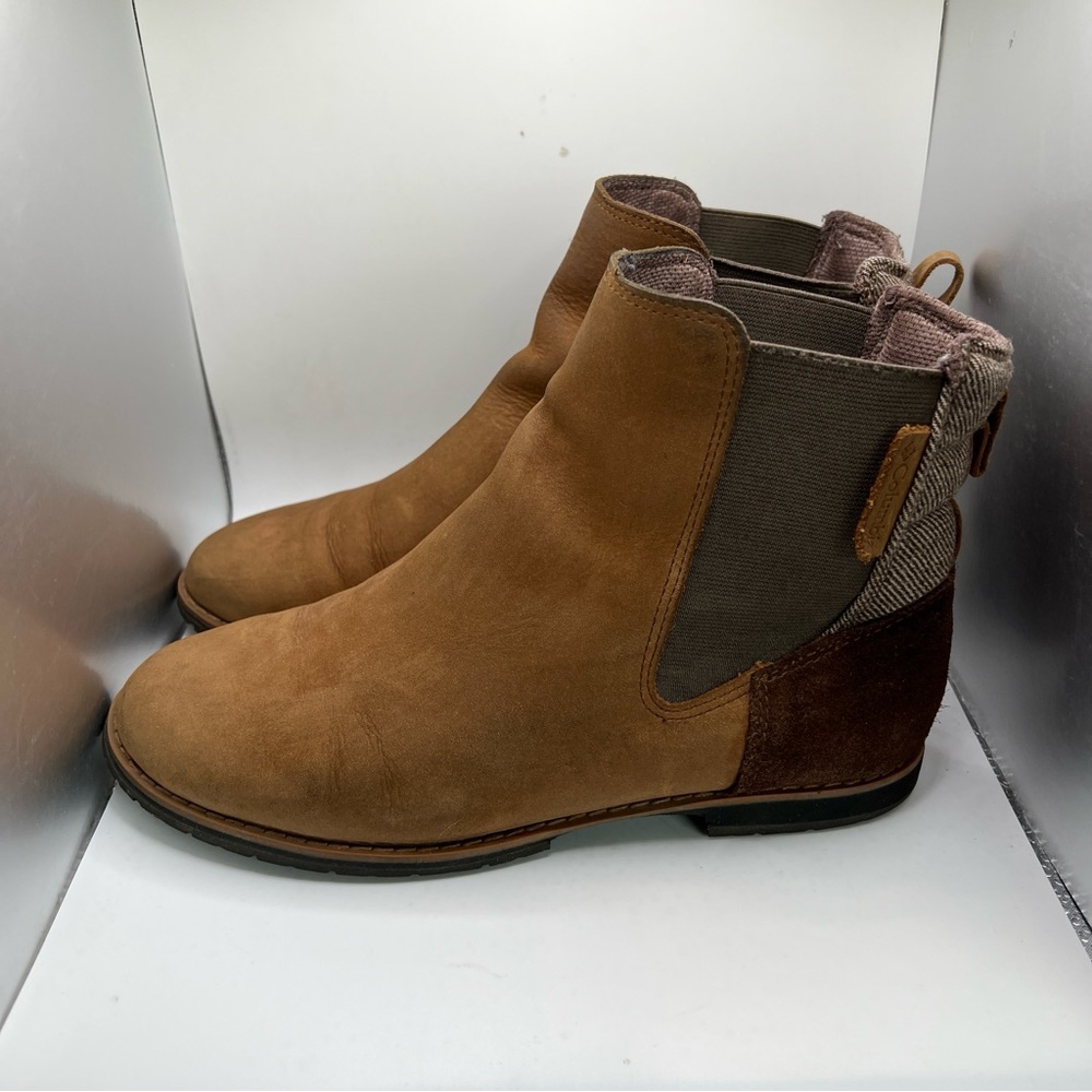 Women’s Columbia Ankle Boots Size 8.5
